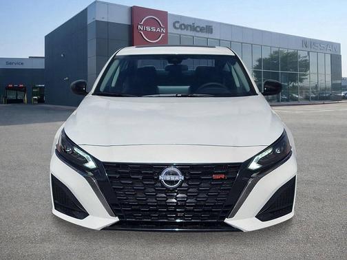 Pearl White Tricoat 2025 Nissan Altima SR FWD
