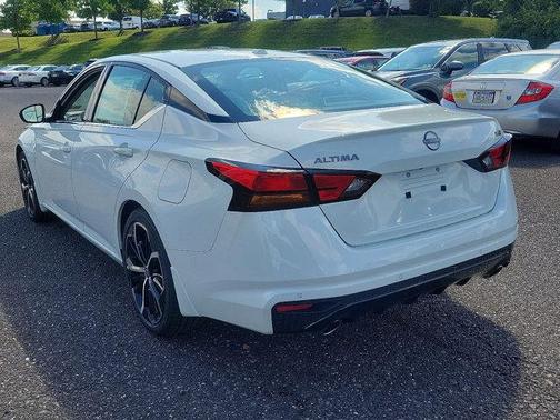 2025 Nissan Altima SR FWD