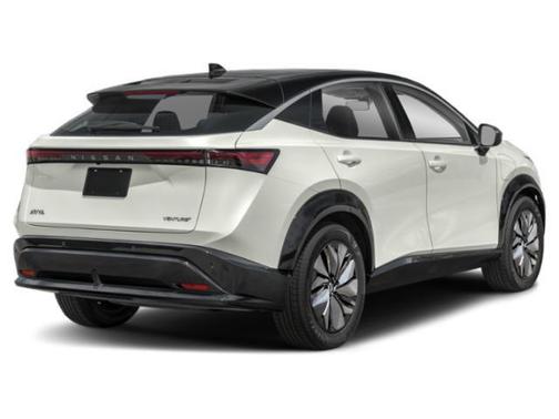 Everest White Pearl Tricoat/Black Diamond Pearl 2023 Nissan ARIYA VENTURE+