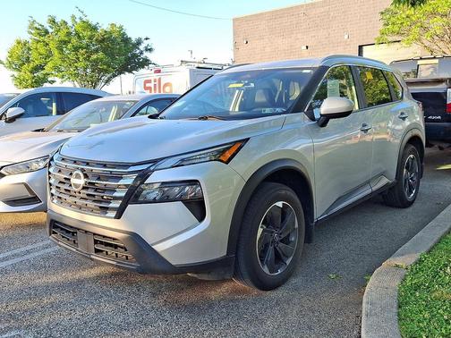 Brilliant Silver Metallic 2024 Nissan Rogue SV