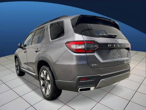 Modern Steel Metallic 2026 Honda Pilot Elite