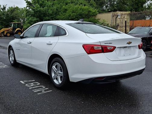 Summit White 2023 Chevrolet Malibu 1LS