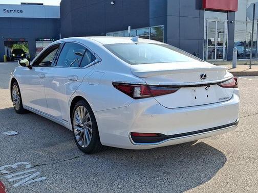 2021 Lexus ES 300h Luxury