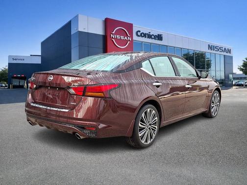 Garnet Pearl Metallic 2023 Nissan Altima 2.5 SL