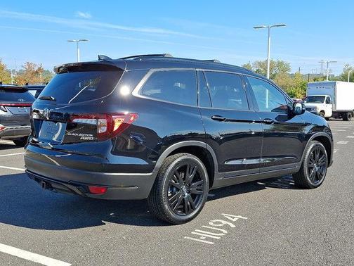 2022 Honda Pilot AWD Black Edition