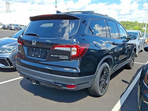 2022 Honda Pilot AWD Black Edition