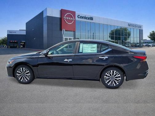Super Black 2026 Nissan Altima SV FWD