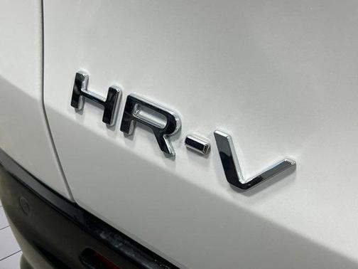 Platinum White Pearl 2027 Honda HR-V EX-L