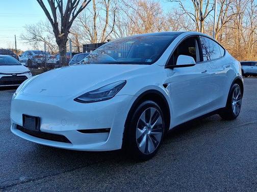 2022 Tesla Model Y Long Range Dual Motor All-Wheel Drive