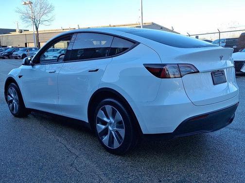 2022 Tesla Model Y Long Range Dual Motor All-Wheel Drive