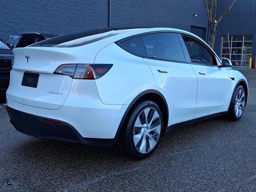 2022 Tesla Model Y Long Range Dual Motor All-Wheel Drive