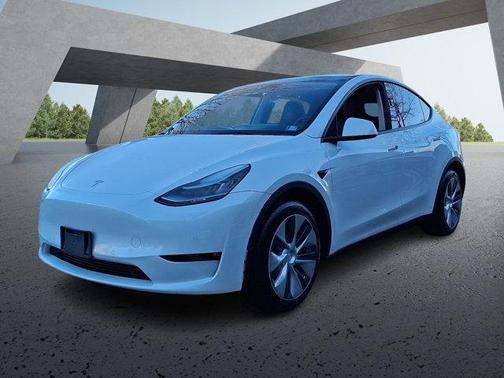 2022 Tesla Model Y Long Range Dual Motor All-Wheel Drive