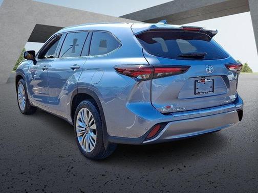 2024 Toyota Highlander Platinum