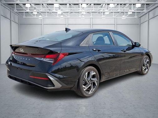Abyss Black 2025 Hyundai ELANTRA Sport