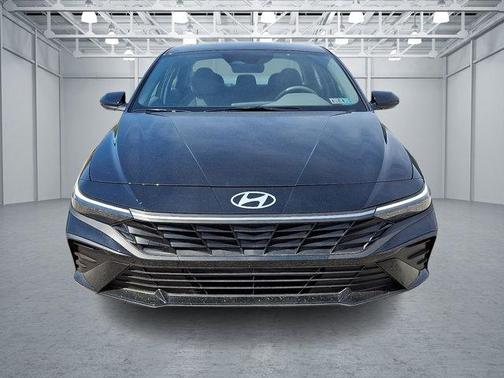 Abyss Black 2025 Hyundai ELANTRA Sport