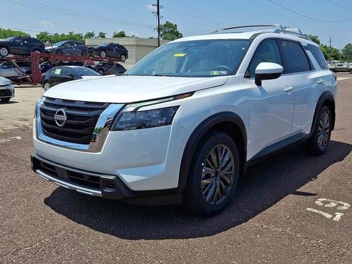 2025 Nissan Pathfinder SL 4WD