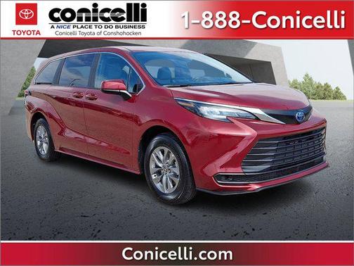 2025 Toyota Sienna LE