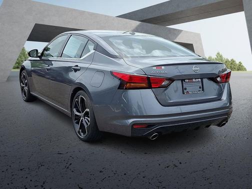 Gun Metallic 2024 Nissan Altima SR FWD