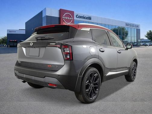Gun Metallic/Scarlet Ember Tintcoat 2026 Nissan Kicks SR