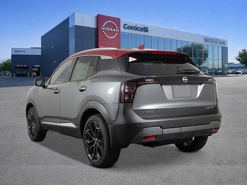 Gun Metallic/Scarlet Ember Tintcoat 2026 Nissan Kicks SR