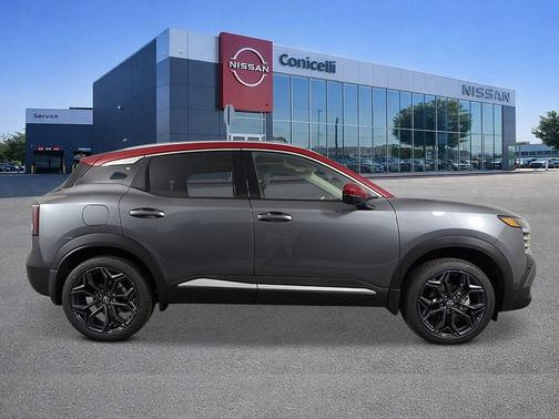 Gun Metallic/Scarlet Ember Tintcoat 2026 Nissan Kicks SR