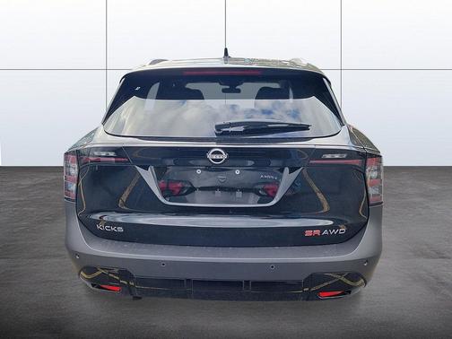 Super Black 2026 Nissan Kicks SR
