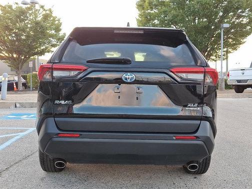 2019 Toyota RAV4 Hybrid XLE