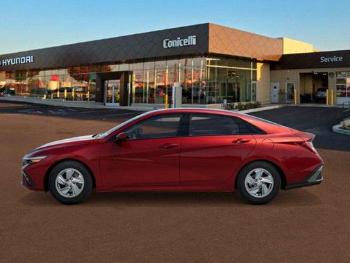 2025 Hyundai ELANTRA SE