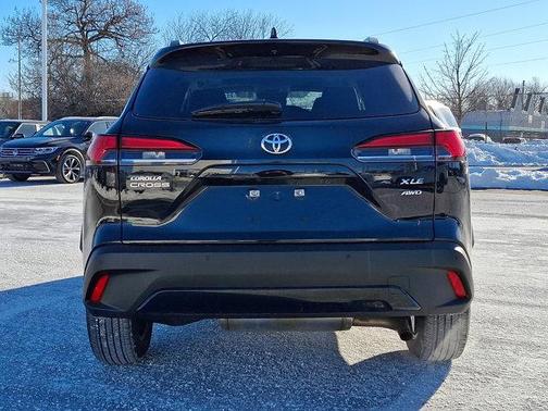 2024 Toyota Corolla Cross XLE