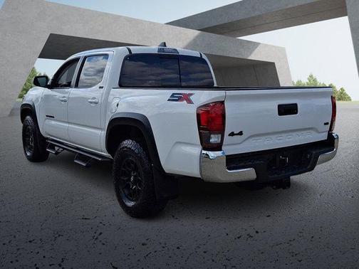 Ice Cap 2023 Toyota Tacoma SR5