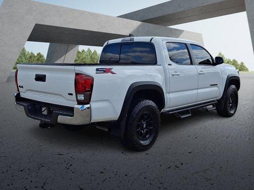 Ice Cap 2023 Toyota Tacoma SR5