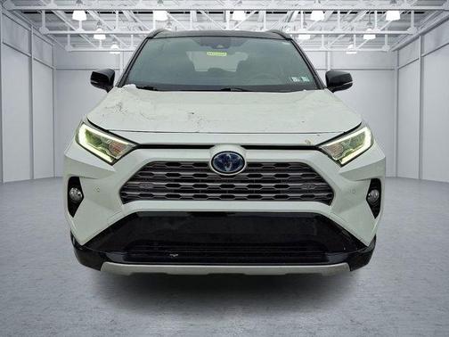 2020 Toyota RAV4 Hybrid SE