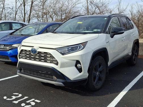 2020 Toyota RAV4 Hybrid SE