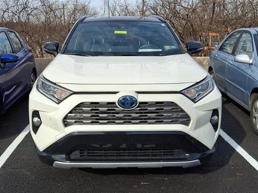2020 Toyota RAV4 Hybrid SE