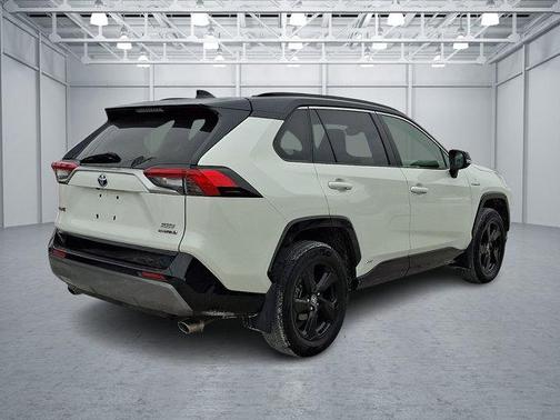 2020 Toyota RAV4 Hybrid SE