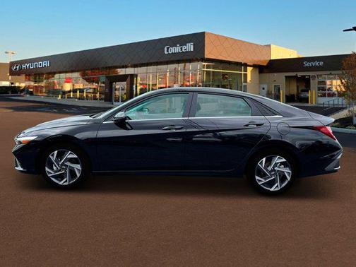 2025 Hyundai ELANTRA Limited