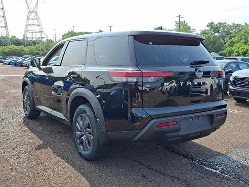 2025 Nissan Pathfinder S 4WD