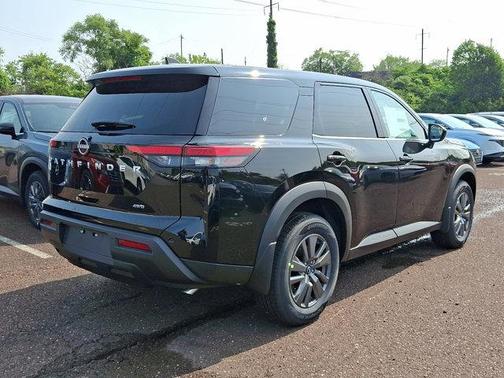 2025 Nissan Pathfinder S 4WD