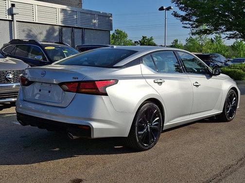 2024 Nissan Altima SR FWD