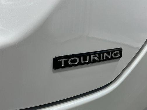 Platinum White Pearl 2026 Honda Pilot Touring 8-Passenger