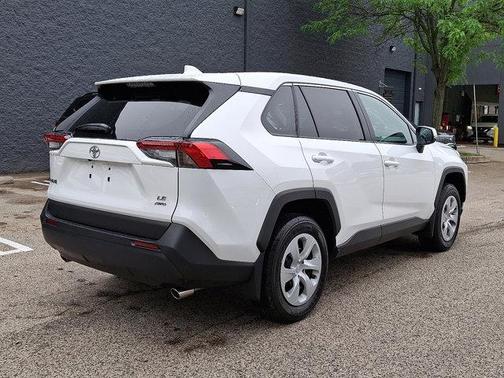 2025 Toyota RAV4 LE