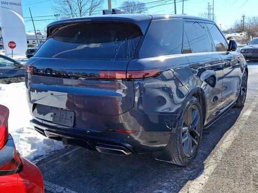 2025 Land Rover Range Rover Sport SE