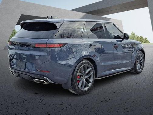 2025 Land Rover Range Rover Sport SE