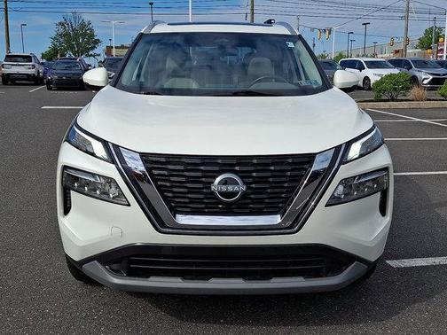 Pearl White Tricoat 2023 Nissan Rogue SV