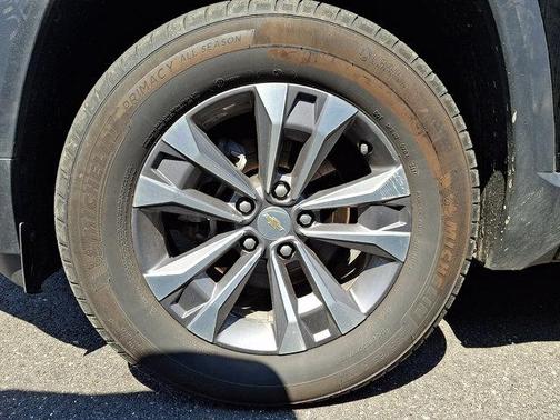 Mosaic Black Metallic 2025 Chevrolet Equinox 1LT