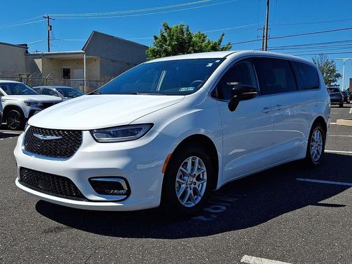 Bright White Clearcoat 2024 Chrysler Pacifica Touring L