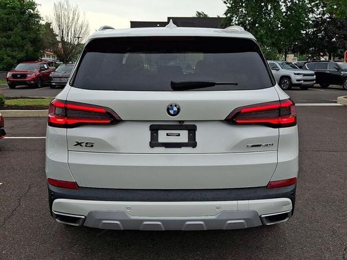 White 2021 BMW X5 sDrive40i