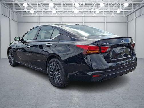 Super Black 2024 Nissan Altima 2.5 SV