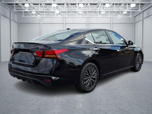 Super Black 2024 Nissan Altima 2.5 SV