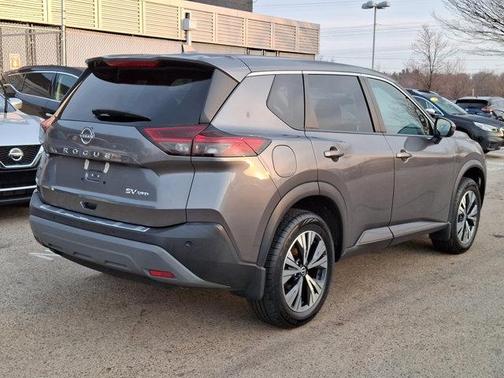 2022 Nissan Rogue SV